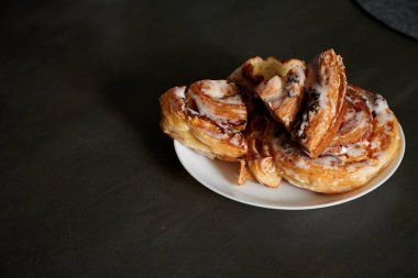 Güzel bir servis ve tarçın.. 