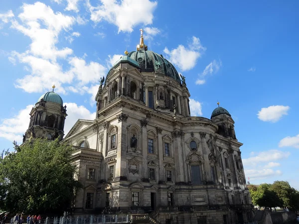 Großes Gebäude — Stockfoto