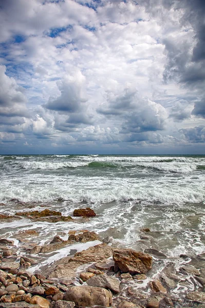 Storm op de zee na een regen — Stockfoto
