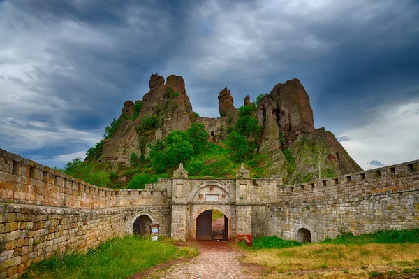Belogradchik rochas Fortaleza, Bulgária.HDR imagem — Fotografia de Stock