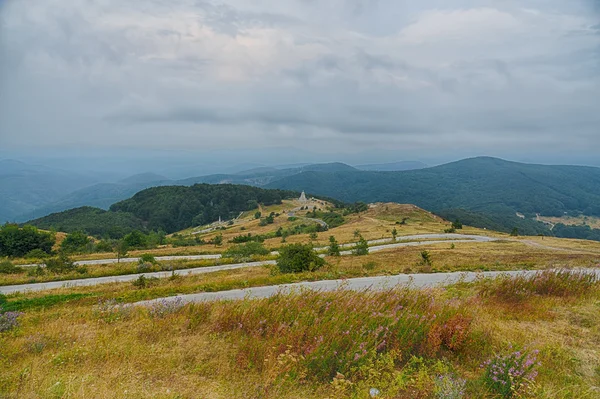 Bulgaristan Anıtı shipka görünümü. Anıtı shipka Muharebesi — Stok fotoğraf