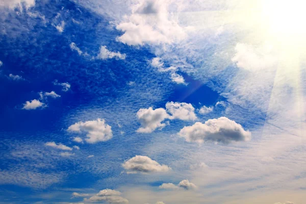 Hermoso cielo azul y nubes —  Fotos de Stock