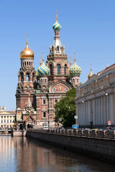 Saint-Petersburg dökülmüş kan üzerinde İsa Kilisesi — Stok fotoğraf