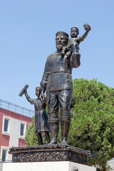 Saint Nicholas statue, Lycia, Myra, Turkey. Statue of San Nicholas near famous church of Saint Nicholas. — Stock Photo, Image