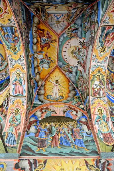 Pintura mural en la iglesia del Monasterio de Rila. El monasterio es el más grande de Bulgaria — Foto de Stock