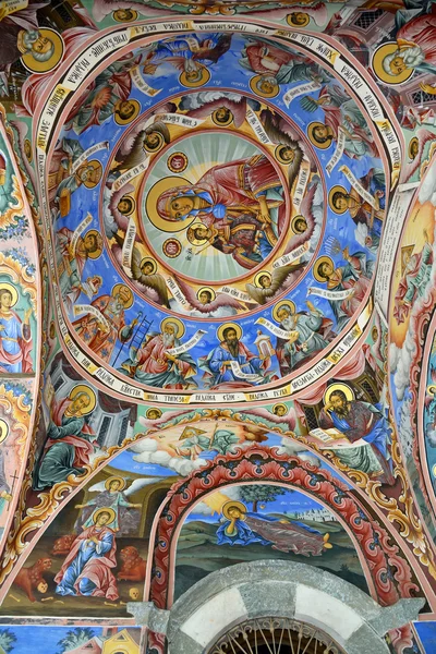 Pintura mural en la iglesia del Monasterio de Rila. El monasterio es el más grande de Bulgaria — Foto de Stock