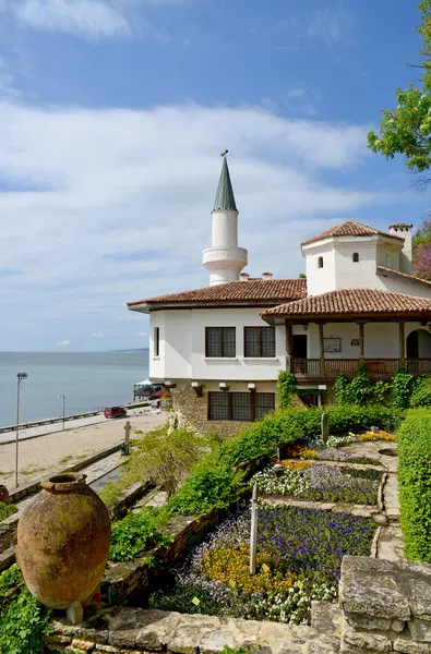 Uppehållet av den rumänska drottningen vid Svarta havet i balchik, Bulgarien — Stockfoto