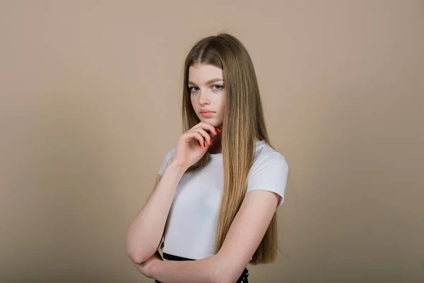 Emotioneel Portret Van Een Verraste Vrouw Verbazingemotie Studio Geïsoleerde Schot — Stockfoto