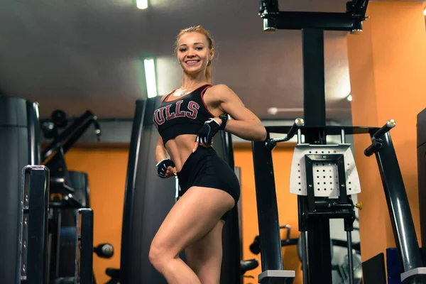 Atractiva Mujer Fitness Cuerpo Femenino Entrenado Retrato Estilo Vida Modelo —  Fotos de Stock