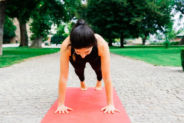 Mature Asian Woman Doing Yoga Workout Park Concept Lifestyle Fitness — Fotografia de Stock