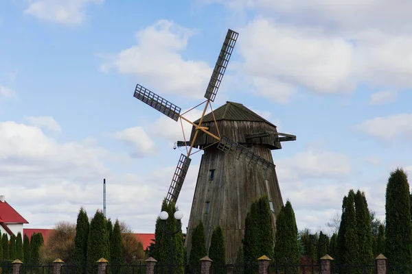 Old Wooden Wind Mill Sunny Day Old Traditional Dutch Mill — Stockfoto
