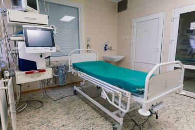 Bratislava, Slovakya - 06.02.2021. Yeni iç mekan ve ekipmanlı boş ameliyathane manzarası