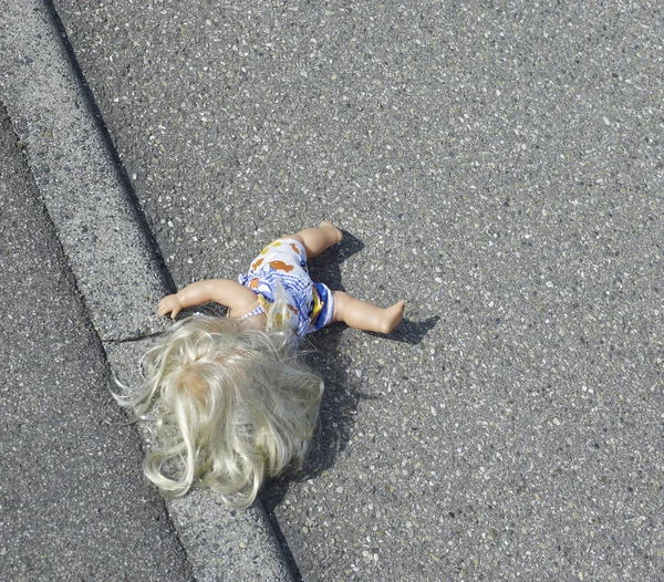 街上的洋娃娃 — 图库照片