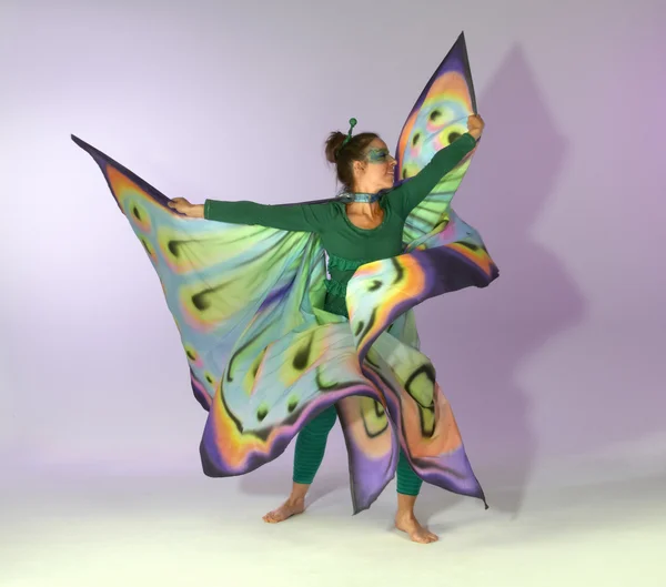 Bailando mariposa mujer — Foto de Stock
