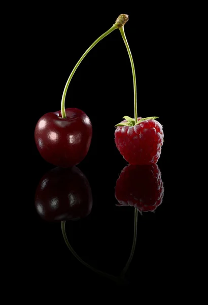 Cereza y frambuesa — Foto de Stock