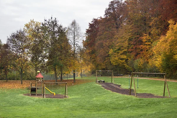 Podzimní krajina hřiště — Stock fotografie