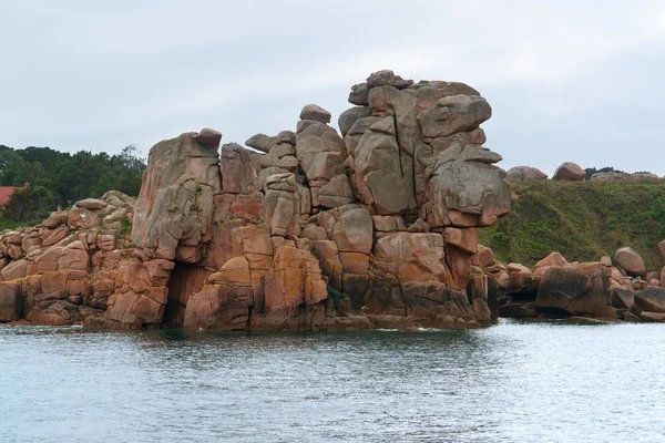 七个岛屿附近的岩石地层 — 图库照片
