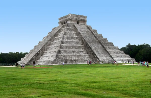 El Castillo in Chichen Itza — Stock Photo, Image