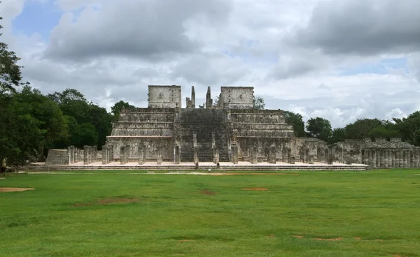 Temple of the Warriors in Chichen Itza — Stock Photo, Image