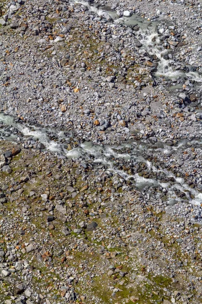 Dettaglio Alto Angolo Tra Cui Acqua Fusione Fluente Intorno Ghiacciaio — Foto Stock