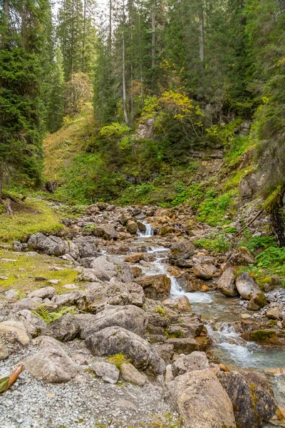 Yaz Sonunda Avusturya Daki Vorarlberg Eyaletinde Lech Nehrinin Çevresindeki Idyllic — Stok fotoğraf