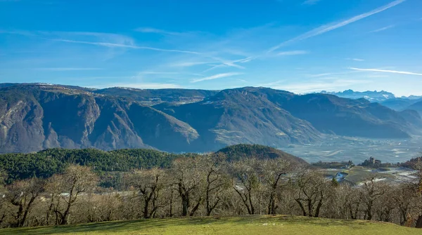 Güney Tyrol Kış Vakti Lana Nın Etrafındaki Güneşli Manzara — Stok fotoğraf