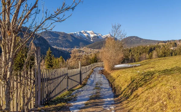 Alpejska Sceneria Wokół Miejscowości Felix Południowym Tyrolu Okresie Zimowym — Zdjęcie stockowe