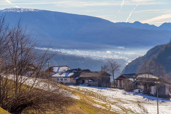 Alpejska Sceneria Wokół Miejscowości Felix Południowym Tyrolu Okresie Zimowym — Zdjęcie stockowe