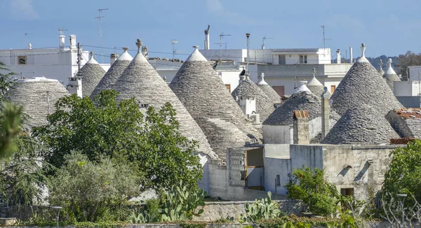 Zonnige Indruk Van Trulli Huizen Een Stad Genaamd Alberobello Apulië — Stockfoto