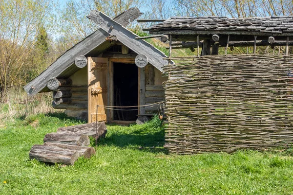 Średniowieczna Sceneria Mieszkalna Viking Słonecznej Atmosferze Początku Wiosny — Zdjęcie stockowe