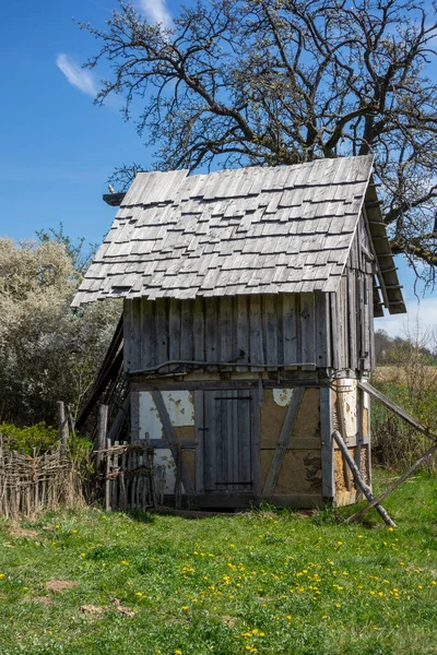 Cabaña Medieval Rústica Ambiente Soleado Principios Primavera — Foto de Stock