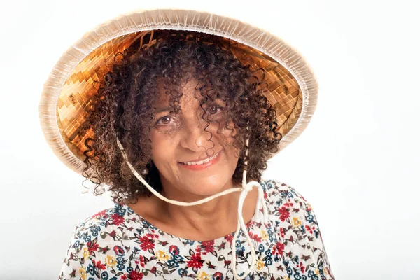 Close Portrait Smiling Brazilian Mature Woman Wearing Cap — ストック写真
