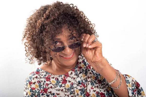 Close Portrait Smiling Brazilian Mature Wearing Vintage Sunglass — Stockfoto