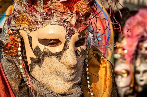 Februar 2012 Venedig Italien Venezianische Karnevalsmaske Menschen Festkostüm Mit Maske — Stockfoto