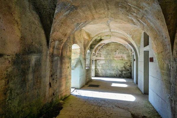 Wnętrze Włoskiego Fortu Wojskowego Wojny Światowej Campolongo Płaskowyżu Asiago — Zdjęcie stockowe