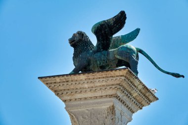  San Marco 'nun Kanatlı Aslanı (Leone di San Marco veya Leone Marciano), Serenissima ve Evangelist' in Mührü sembolü. Venedik, St. Marks Meydanı Venedik, İtalya