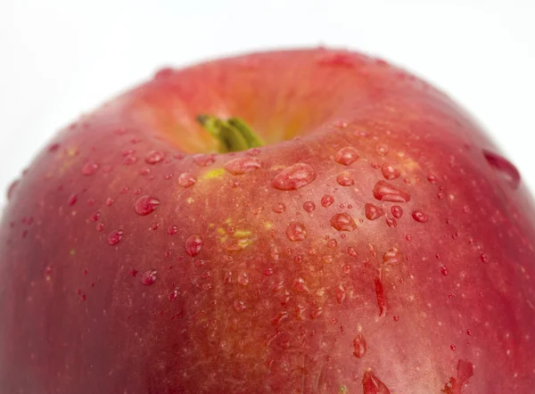 Apfel mit Tröpfchen aus nächster Nähe — Stockfoto