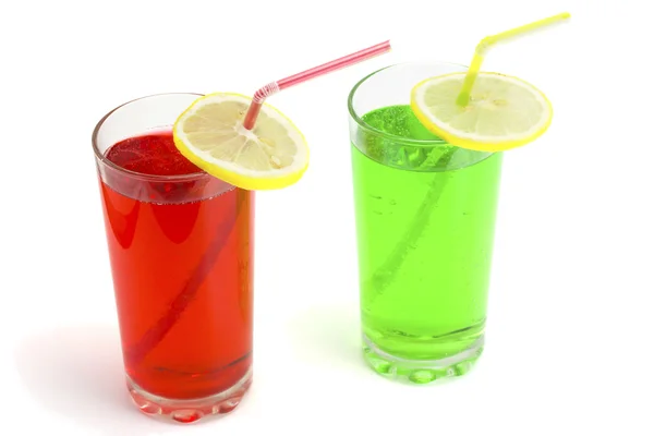 Cocktail alcolici con una calce — Foto Stock