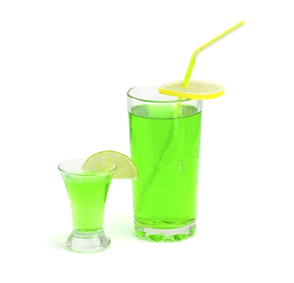 Cocktail alcolici con una calce — Foto Stock