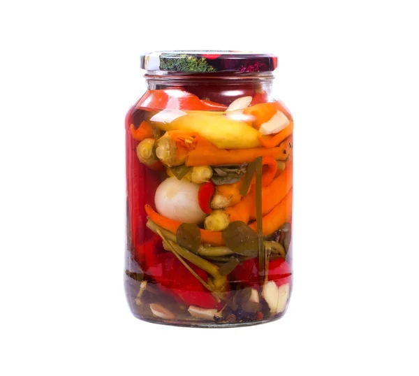 Gebeitst pepers en specerijen in een bank — Stockfoto