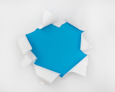 bir metin veya görüntü için bir açılış ile yırtık kağıt yerleştirin