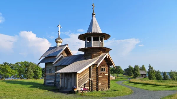 在 kizhi 岛上，俄罗斯阿尔汉格尔迈克尔 · 木教堂 — 图库照片