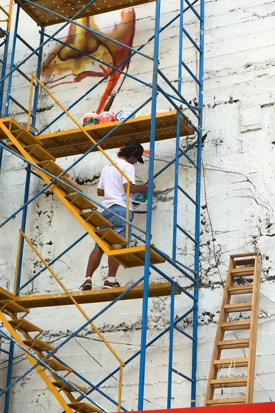 Painting an Exterior Wall in Lima, Peru — Stock Photo, Image