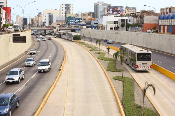 Metropolitano Bus in Lima, Peru — Stockfoto