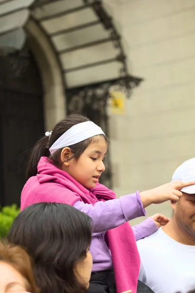 Spectator at the Wong Parade in Lima, Peru — Stock Photo, Image