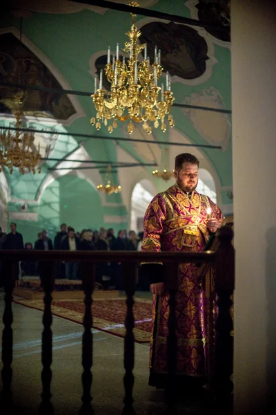 Liturgia ortodossa con il vescovo Mercurio nell'Alto Monastero di San Pietro — Foto Stock