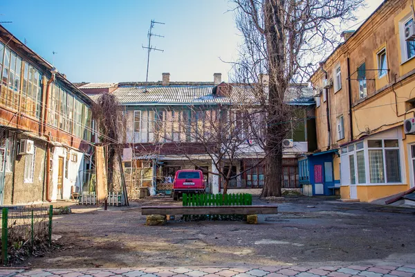 arka bahçesinde eski evde odessa, Ukrayna