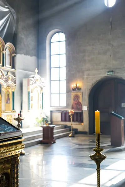 Interiör i rysk ortodox kyrka — Stockfoto