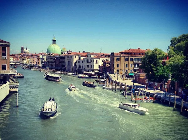 Venecia csatorna építészet Olaszország — Stock Fotó
