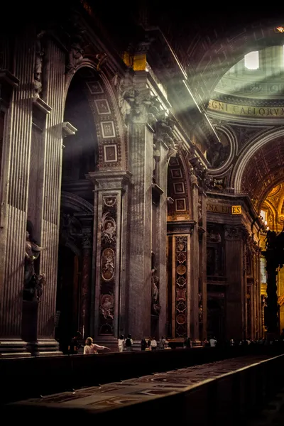 Dentro de la Basílica de San Pedro, Vaticano Fotos de stock